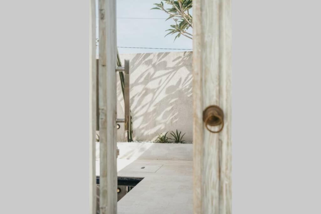 Kiki Village Bathtub And Living Room Canggu  Ngoại thất bức ảnh