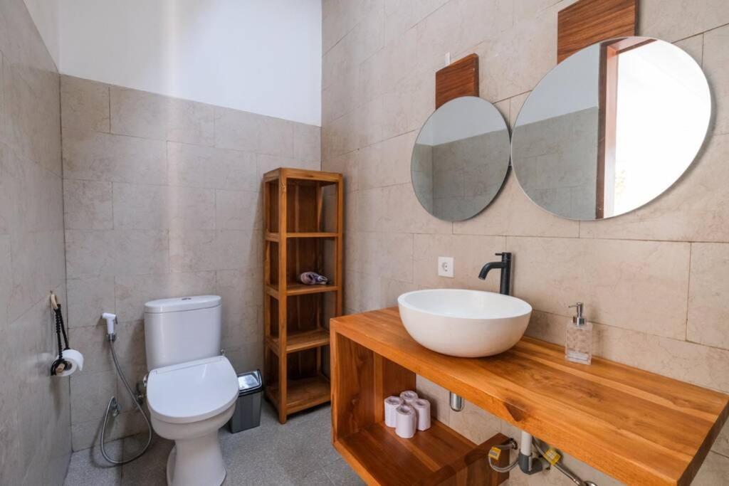 Kiki Village Bathtub And Living Room Canggu  Ngoại thất bức ảnh